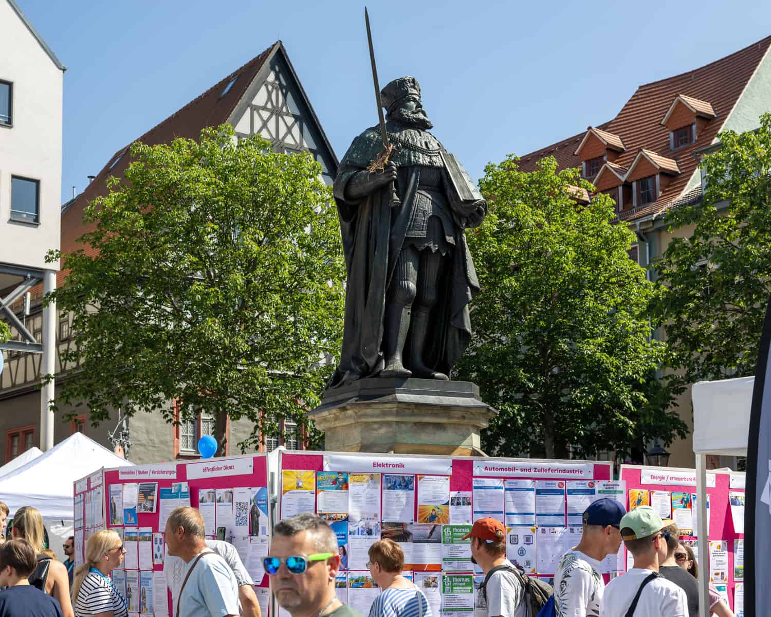 Die Jobwall mit vielen Jobangeboten beim jobwalk Jena